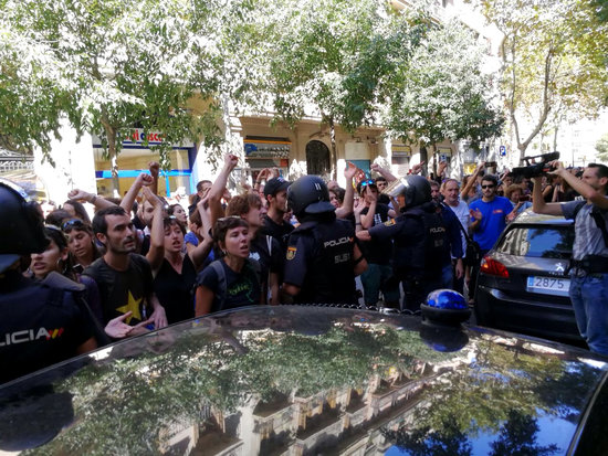 Protesters at the CUP party HQ on September 20, 2017 (photo courtesy of CUP)